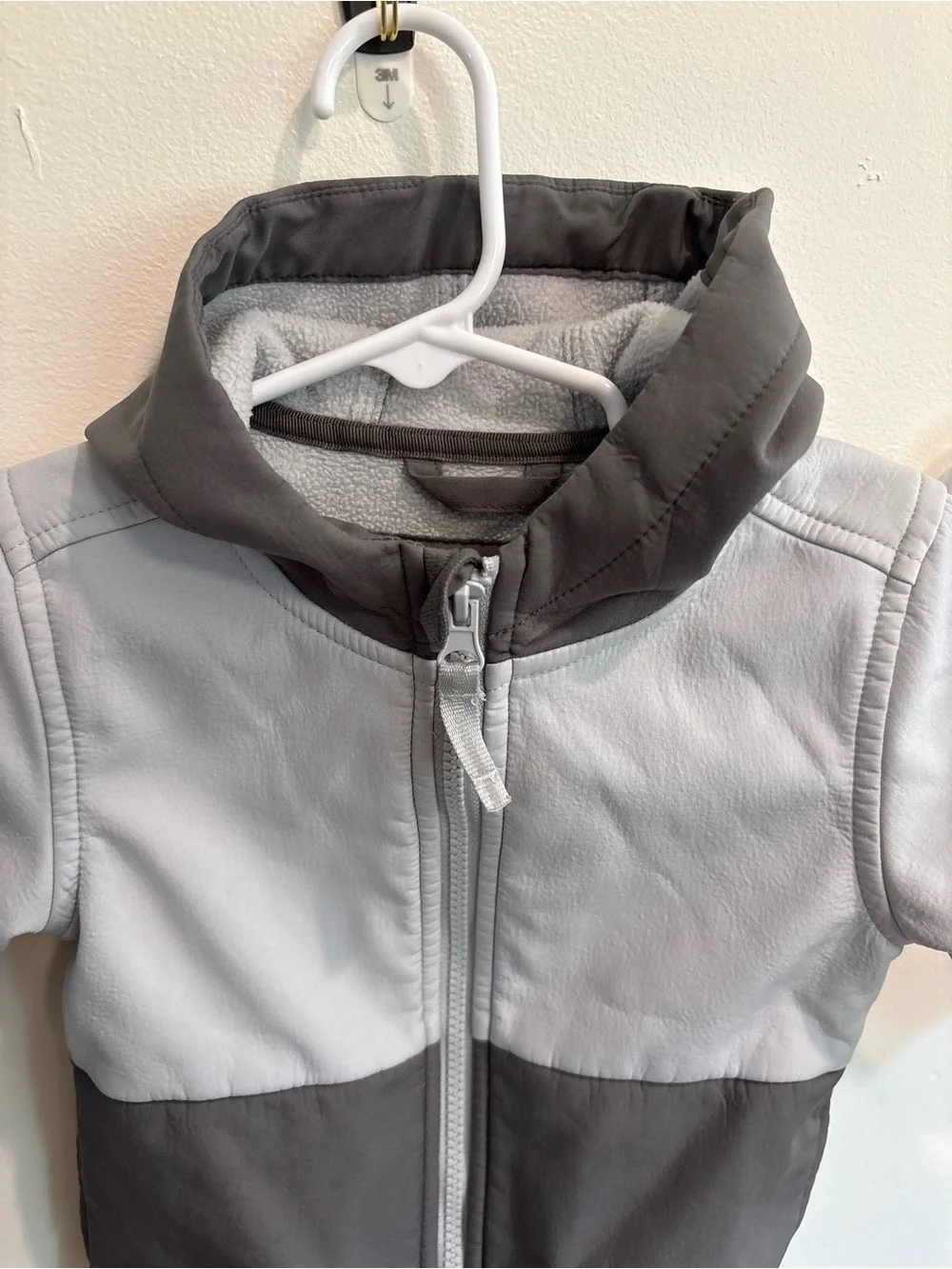 Cat & Jack 18 month Two-Tone Gray Hooded Jacket fleece lined lightweight